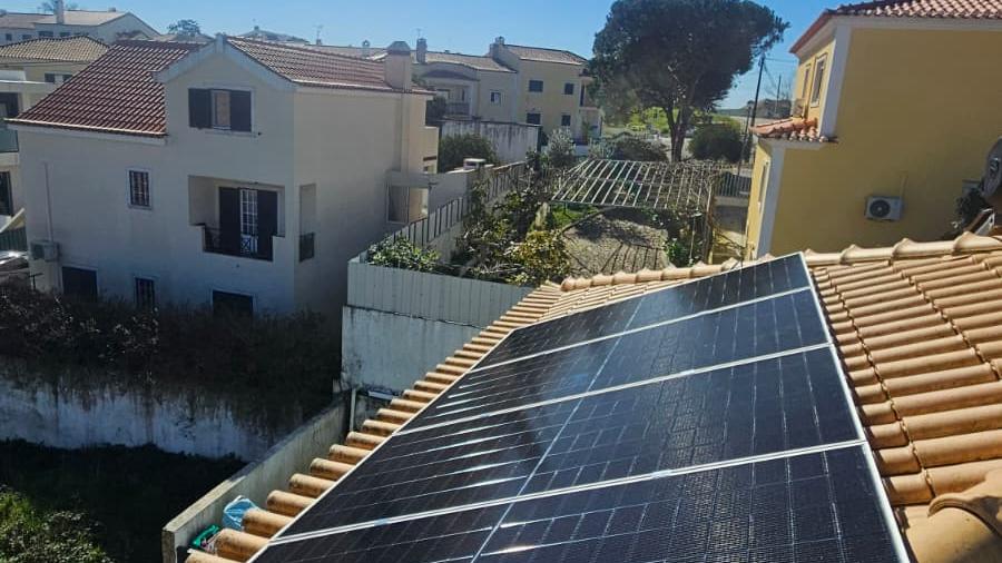 Sistema fotovoltaico com armazenamento residencial